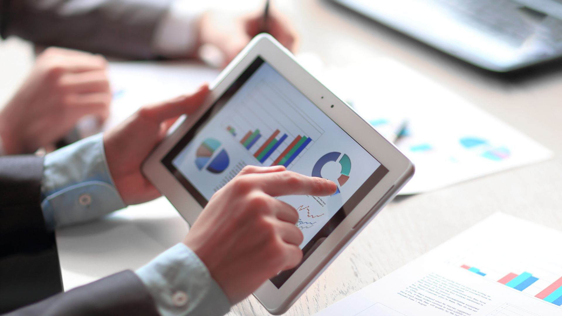 Top Social Media Analytics Tools to Skyrocket Your Marketing Strategy